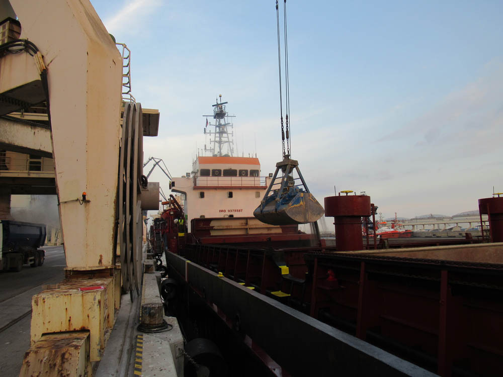 Supervision and sampling of phosphate rock