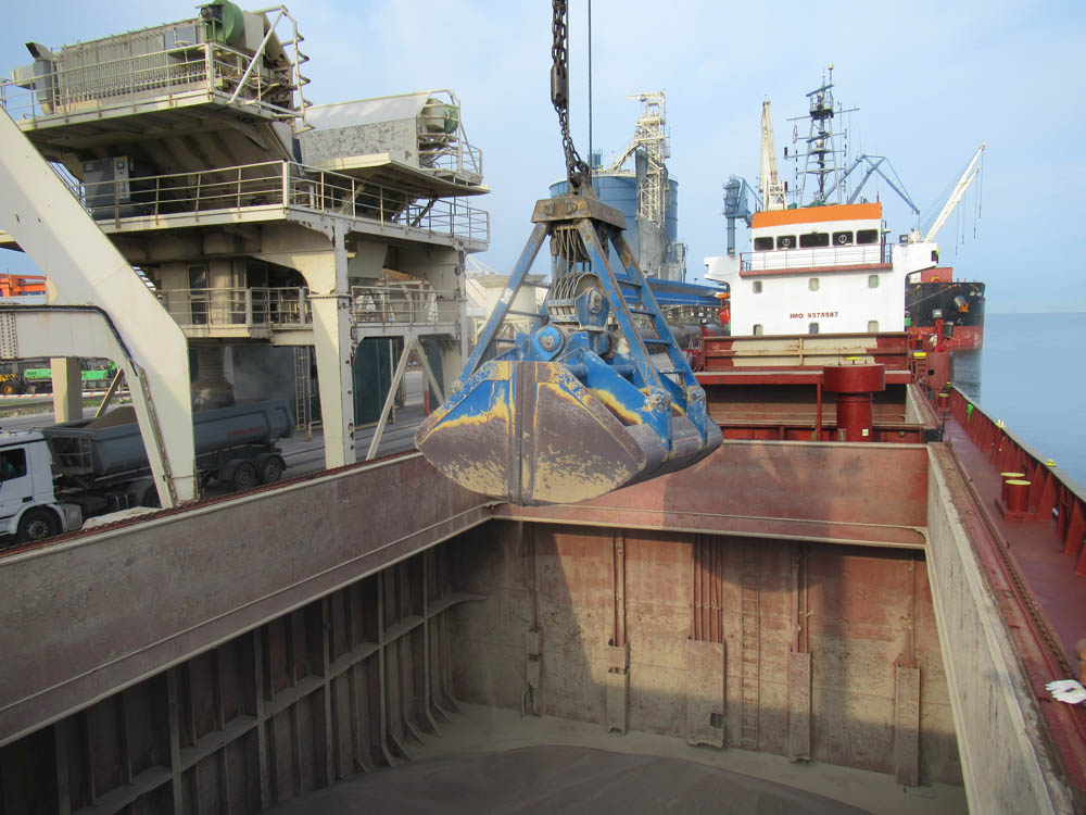 Supervision and sampling of phosphate rock